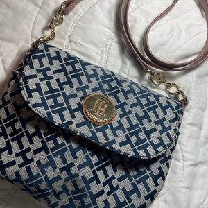 Tommy Hilfiger Crossbody
